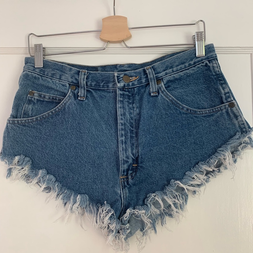 Vintage Wrangler cut off booty shorts